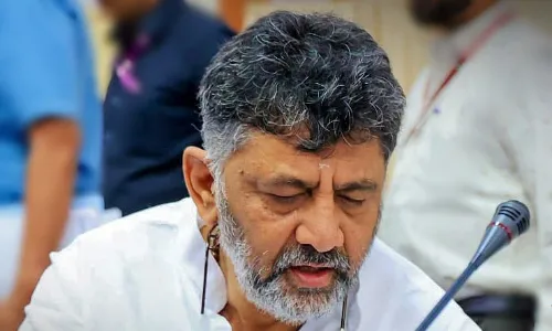 ऑपरेशन हस्त : सूत्रों का दावा, कर्नाटक कांग्रेस भाजपा के प्रमुख नेताओं को अपने पाले में करने के लिए पूरी तरह तैयार ऑपरेशन हस्त : सूत्रों का दावा, कर्नाटक कांग्रेस भाजपा के प्रमुख नेताओं को अपने पाले में करने के लिए पूरी तरह तैयार
