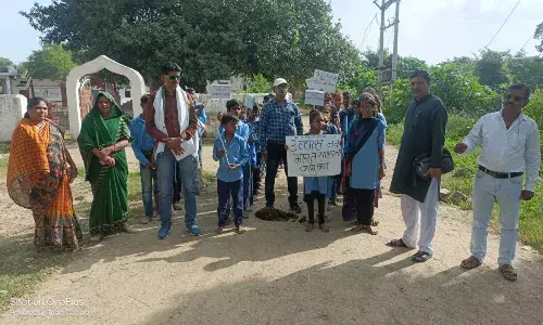 नवभारत साक्षरता कार्यक्रम के तहत निकाली गई रैली