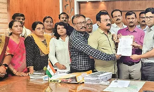 जालना में हुए लाठीचार्ज के विरोध में जगह-जगह प्रदर्शन जालना में हुए लाठीचार्ज के विरोध में जगह-जगह प्रदर्शन