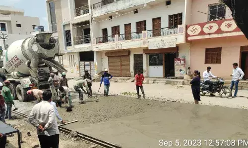माजलगांव : वार्ड नंबर 4 में सड़क के घटिया निर्माण का आरोप, प्रशासन से शिकायत