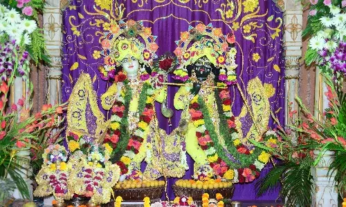 जयपुर में इस जन्माष्टमी पर हीरे-मोती जड़ित पोशाक में नजर आएंगे भगवान श्रीकृष्ण