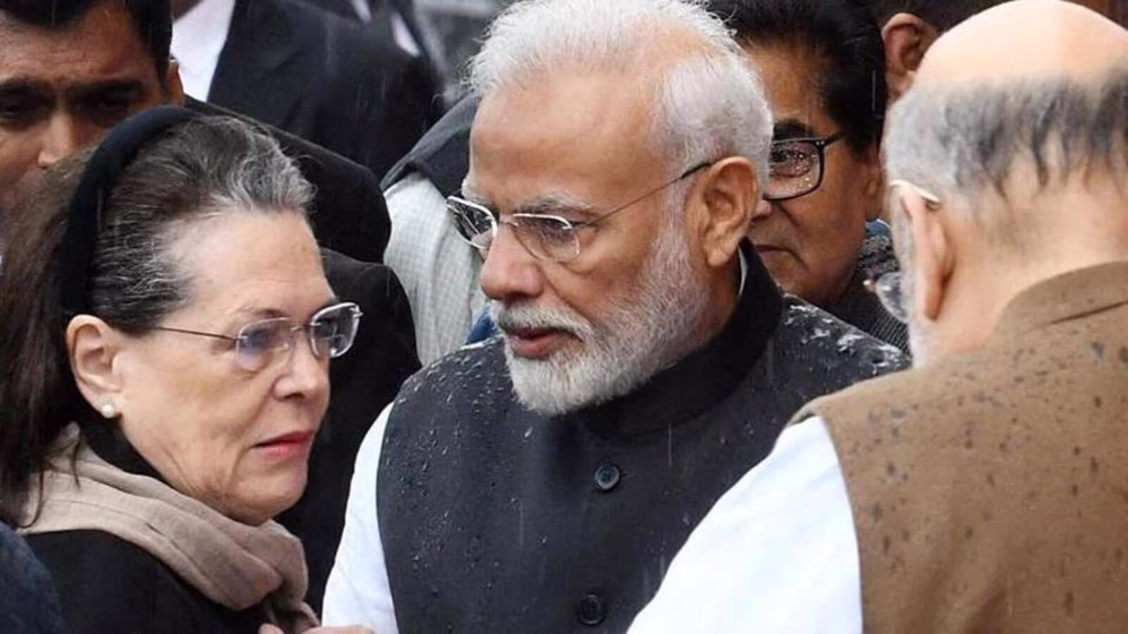 सोनिया गांधी ने पीएम मोदी को लिखी चिट्‌ठी, पूछा- क्या है संसद के विशेष सत्र का एजेंडा