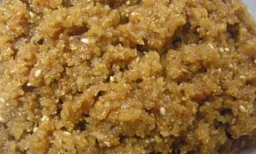 इस गणेश चतुर्थी पोहे का प्रसाद बनाकर लगाए बप्पा को भोग, जानिए पंचकजाया की आसान रेसिपी इस गणेश चतुर्थी पोहे का प्रसाद बनाकर लगाए बप्पा को भोग, जानिए पंचकजाया की आसान रेसिपी