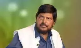 केंद्र सरकार ने जाति निहाय जनगणना करनी चाहिए - आठवले केंद्र सरकार ने जाति निहाय जनगणना करनी चाहिए - आठवले