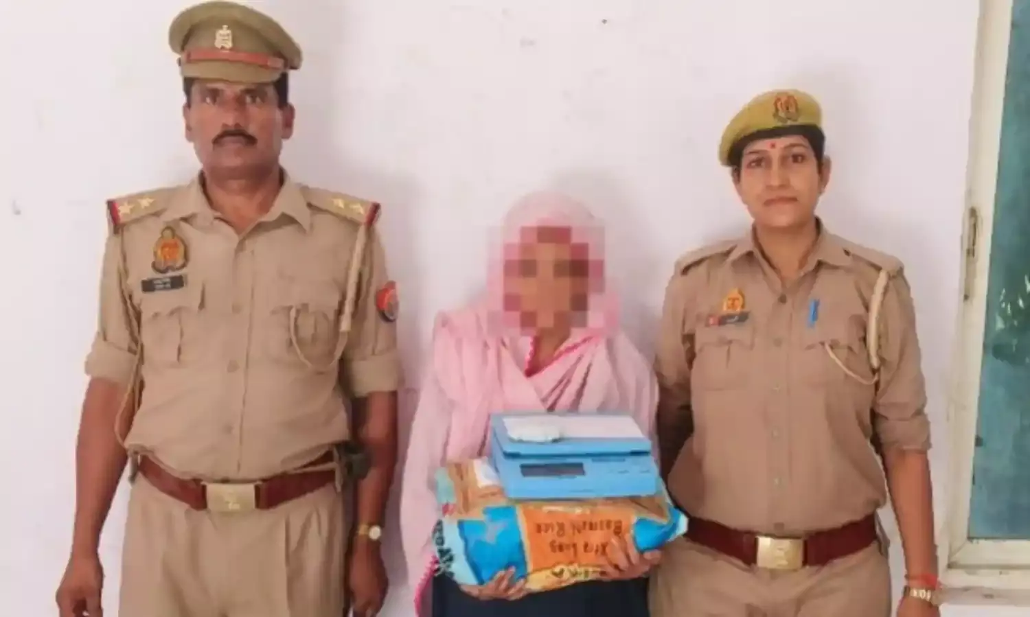 3.60 करोड़ की चरस के साथ महिला गिरफ्तार, 17 सालों से कर रही है नशे का व्यापार