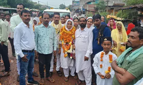 मक्का-मदीना उमरा यात्रा से वापसी पर हुआ स्वागत