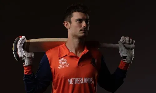 विश्व कप के लिए नीदरलैंड की टीम घोषित, वान डेर मर्व, कॉलिन और पॉल वान की वापसी विश्व कप के लिए नीदरलैंड की टीम घोषित, वान डेर मर्व, कॉलिन और पॉल वान की वापसी