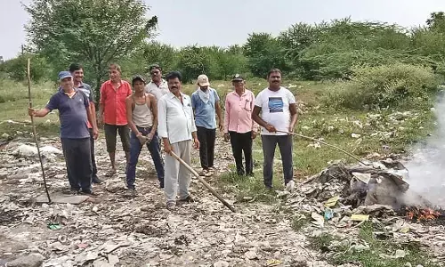 डेंगू से बचने पाटील नगर वासियों ने किया श्रमदान