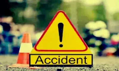 पालघर में बस-ट्रक की टक्कर में 47 छात्र घायल