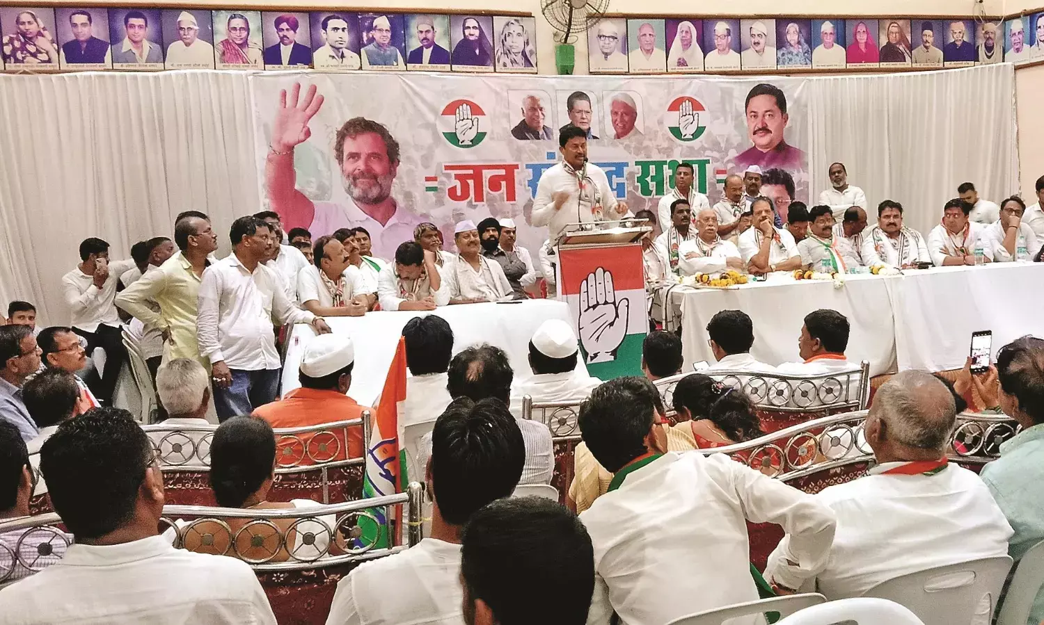 कांग्रेस ने निकाली जनसंवाद यात्रा - दोहराया एकजुटता का संकल्प