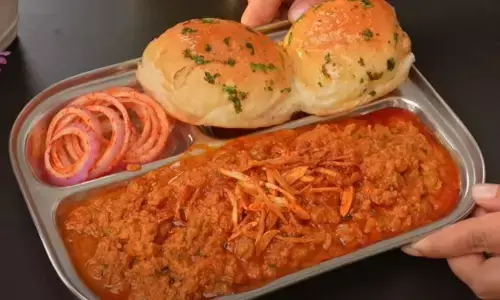 घर पर बनाएं स्ट्रीट स्टाइल वेज सोया कीमा पाव, यहां जानें आसान रेसिपी