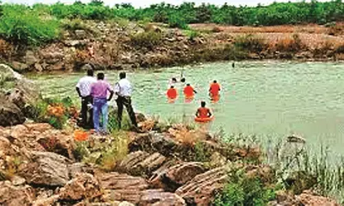 वाकी नदी किनारे पुलिस ने घोषित किया डेंजर जोन