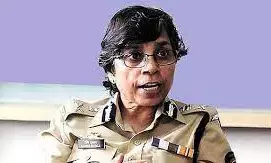 फोन टैपिंग मामला : बॉम्बे हाईकोर्ट से आईपीएस अधिकारी रश्मी शुक्ला को राहत फोन टैपिंग मामला : बॉम्बे हाईकोर्ट से आईपीएस अधिकारी रश्मी शुक्ला को राहत