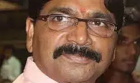 बॉम्बे हाई कोर्ट से शिवसेना (उद्धव गुट) के विधायक रवींद्र वायकर को झटका बॉम्बे हाई कोर्ट से शिवसेना (उद्धव गुट) के विधायक रवींद्र वायकर को झटका