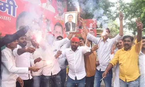 उत्तर प्रदेश के घोसी उपचुनाव में सपा ने फिर मारी बाजी, जीत से इंडिया गठबंधन के नेता गदगद उत्तर प्रदेश के घोसी उपचुनाव में सपा ने फिर मारी बाजी, जीत से इंडिया गठबंधन के नेता गदगद