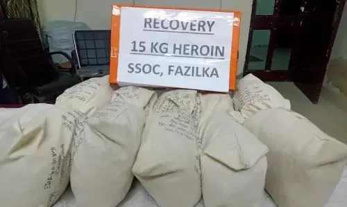 भूसे में छिपाकर रखी गई 15 किलो हेरोइन जब्त 