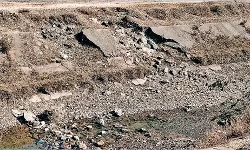 नहरों की समस्या पर अधिकारियों को लगाई फटकार, 3 दिनों में माँगा जवाब