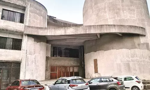 करोड़ों खर्च, फिर भी नहीं खुल रहा ताला