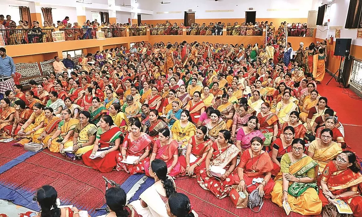 अनूठा - महिलाओं ने एकसाथ किया श्रीविष्णु सहस्रनाम का पठन अनूठा - महिलाओं ने एकसाथ किया श्रीविष्णु सहस्रनाम का पठन