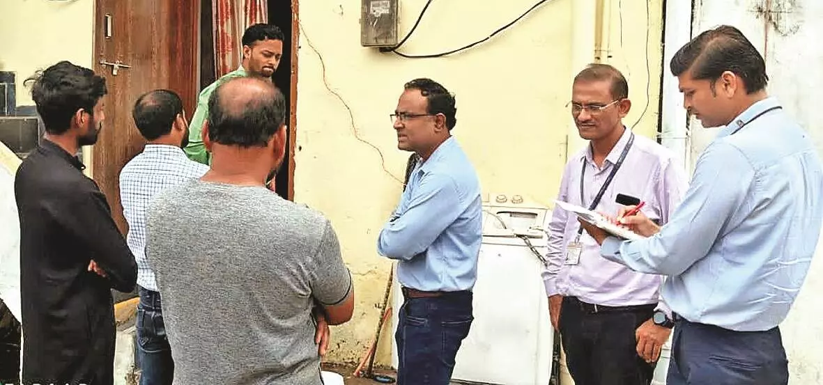 बिजली चोरी - महावितरण ने वसूले 31.65 लाख रुपए बिजली चोरी - महावितरण ने वसूले 31.65 लाख रुपए