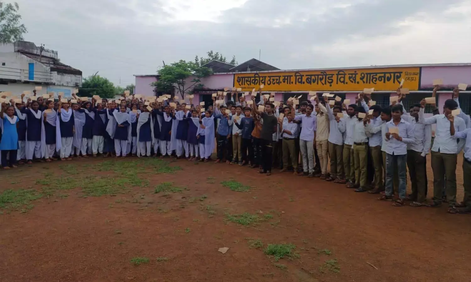 रैपुरा में महाविद्यालय खोले जाने छात्र-छात्राओं ने मुख्यमंत्री को लिखे पोस्टकार्ड