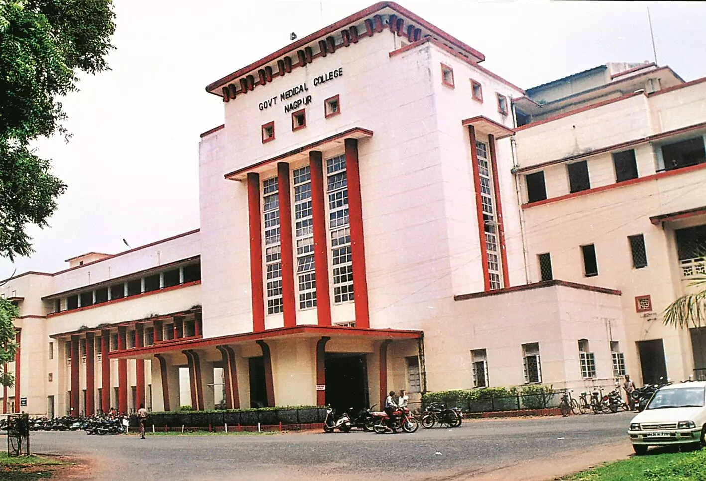 निवासी चिकित्सकों के लिए हॉस्टल सुविधा अपर्याप्त निवासी चिकित्सकों के लिए हॉस्टल सुविधा अपर्याप्त