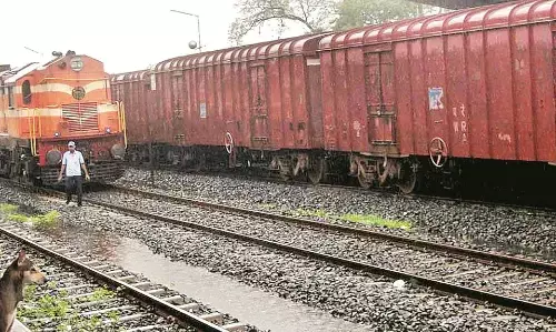 थर्ड और फोर्थ लाइन पर होगा डबल पॉवर इंजन का राज थर्ड और फोर्थ लाइन पर होगा डबल पॉवर इंजन का राज