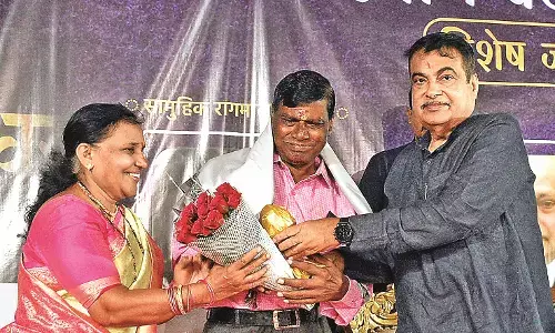 28 गरीब लड़कियों का किया कन्यादान 28 गरीब लड़कियों का किया कन्यादान