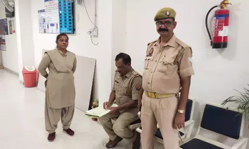 बैंकों तथा उसके आसपास पुलिस द्वारा चलाया गया सघन चेकिंग अभियान, संदिग्ध व्यक्ति, वस्तु एवं वाहनों की भी की गई सघन चेकिंग बैंकों तथा उसके आसपास पुलिस द्वारा चलाया गया सघन चेकिंग अभियान, संदिग्ध व्यक्ति, वस्तु एवं वाहनों की भी की गई सघन चेकिंग