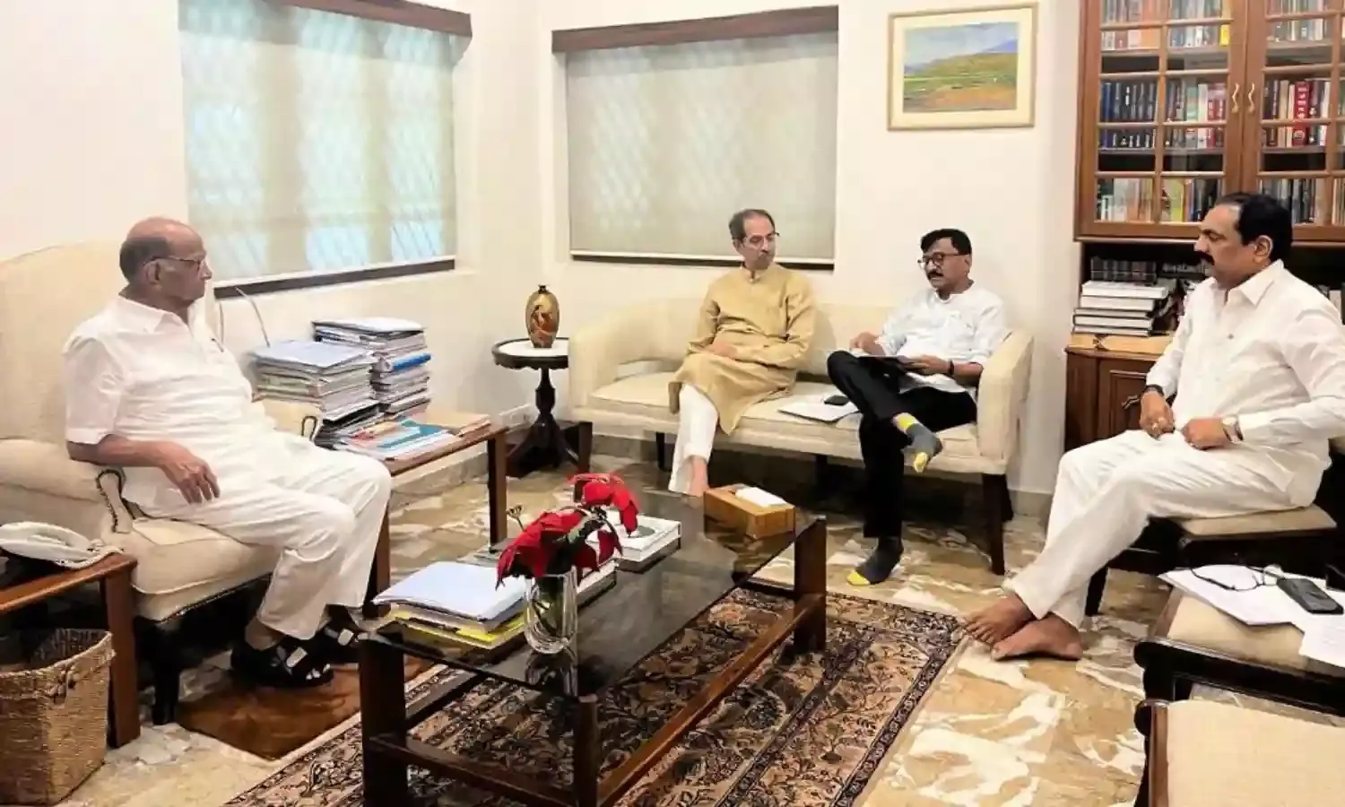 उद्धव ठाकरे चुनावी रणनीति तय करने के लिए शरद पवार से मिले