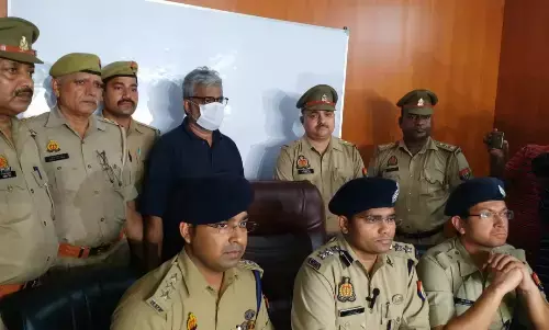 नोएडा में वकील पत्नी की हत्या करने वाला पति गिरफ्तार, मकान बेचने को लेकर था विवाद, एडवांस ले रखे थे 55 लाख