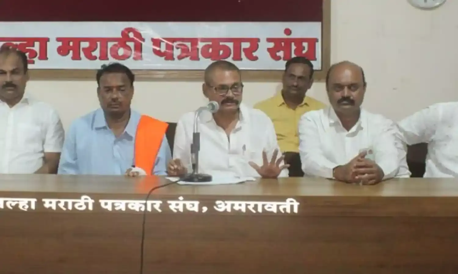विधायक राणा और शिवसेना (उद्धव गुट) में विवाद, 4 के खिलाफ मामला दर्ज