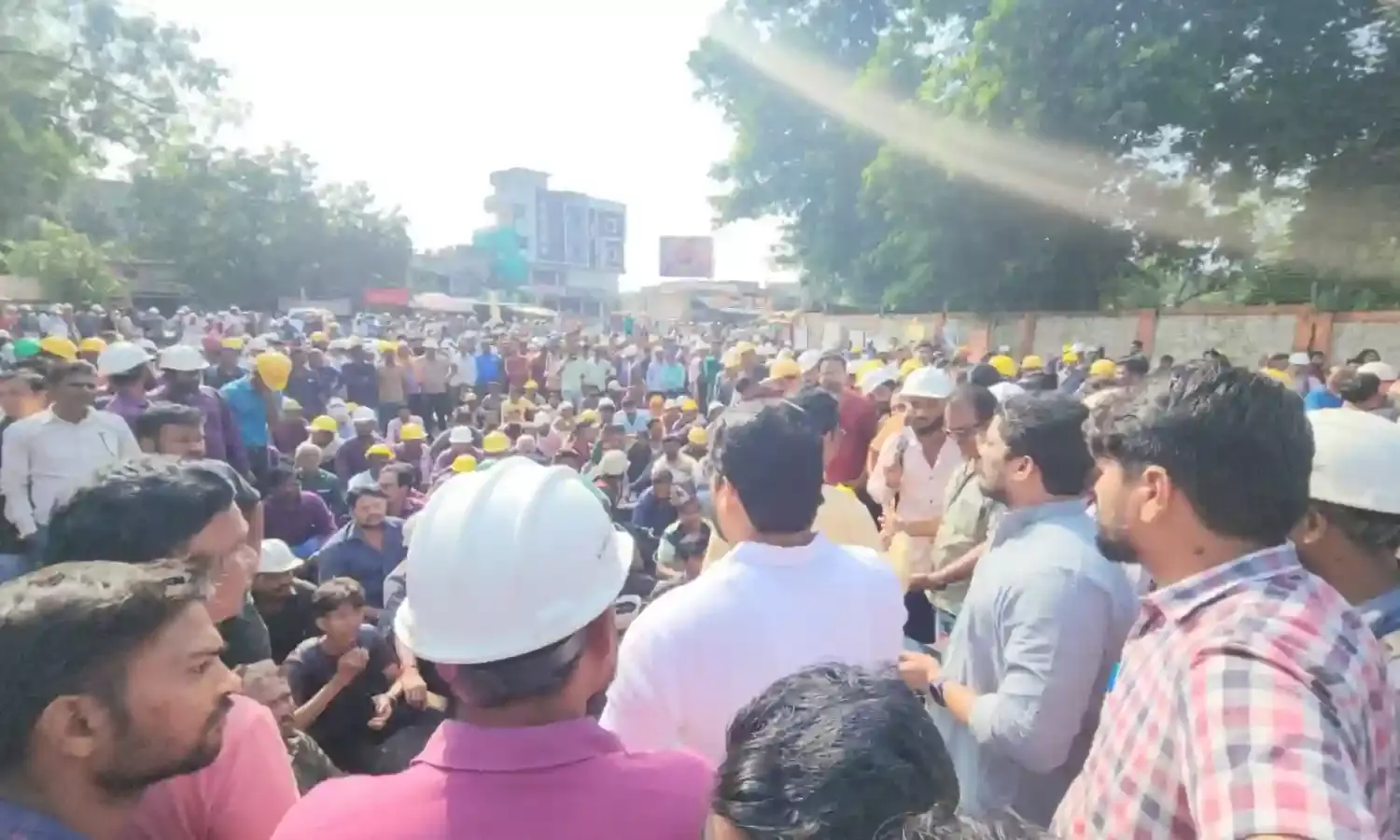 आखिरकार वाहन के लाइसेन्स की शर्त रद्द