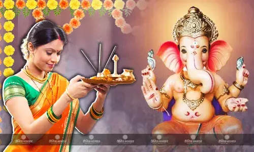 गणेश चतुर्थी पर करना चाहती हैं मराठी लुक में बप्पा का स्वागत तो, इस तरह से हों तैयार गणेश चतुर्थी पर करना चाहती हैं मराठी लुक में बप्पा का स्वागत तो, इस तरह से हों तैयार