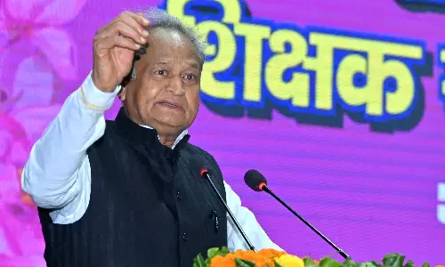 राजस्थान में सत्तारूढ़ कांग्रेस की सत्ता बरकरार रहने का अनुमान राजस्थान में सत्तारूढ़ कांग्रेस की सत्ता बरकरार रहने का अनुमान