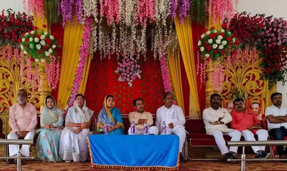 जनआर्शीवाद यात्रा को लेकर भाजपा की बैठक सम्पन्न जनआर्शीवाद यात्रा को लेकर भाजपा की बैठक सम्पन्न