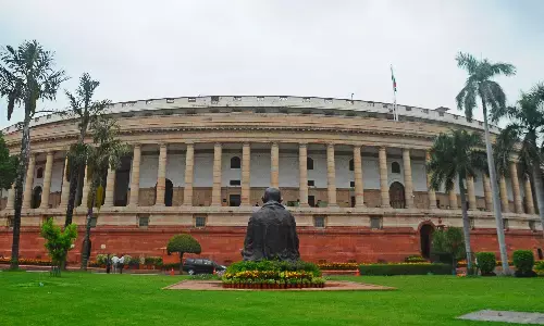 सरकार ने सभी मंत्रियों को भी सदन में मौजूद रहने का दिया निर्देश सरकार ने सभी मंत्रियों को भी सदन में मौजूद रहने का दिया निर्देश