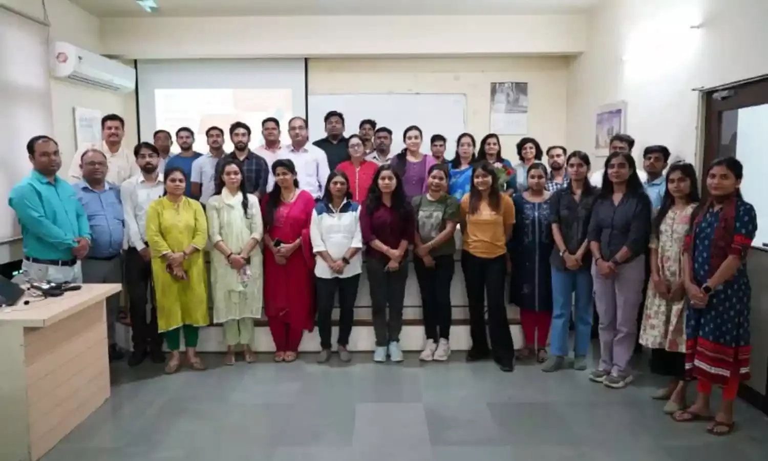 आईसेक्ट द्वारा ऑर्थोपेडिक्स, फिजियोथेरेपी और स्पाइन पर विशेष सत्र का आयोजन