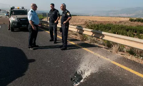 हिंसक फिलिस्तीनी रैली के बीच इजरायली सेना ने गाजा पर किया हमला हिंसक फिलिस्तीनी रैली के बीच इजरायली सेना ने गाजा पर किया हमला