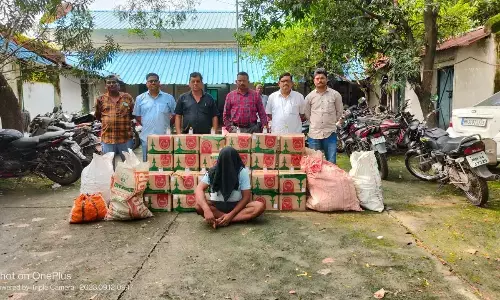 जमगांव के जंगल से 1.68 लाख की नकली देशी शराब जब्त, एक गिरफ्तार