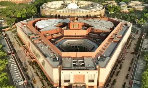 उपराष्ट्रपति धनखड़ रविवार को नए संसद भवन पर फहराएंगे राष्ट्रीय ध्वज, बिरला भी रहेंगे मौजूद