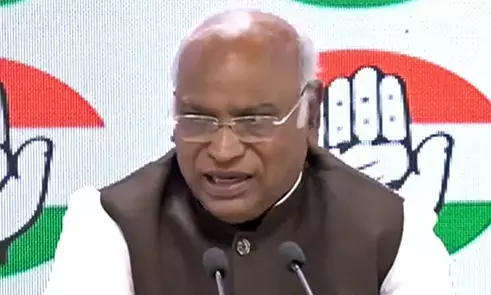मोदी सरकार सभी महत्वपूर्ण मोर्चों पर पूरी तरह विफल रही : मल्लिकार्जुन खड़गे