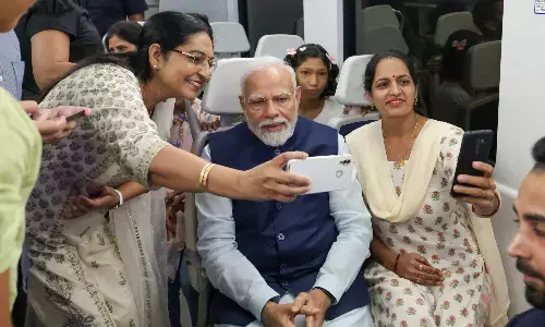 पीएम मोदी ने दिल्ली मेट्रो में मनाया 73वां जन्मदिन पीएम मोदी ने दिल्ली मेट्रो में मनाया 73वां जन्मदिन