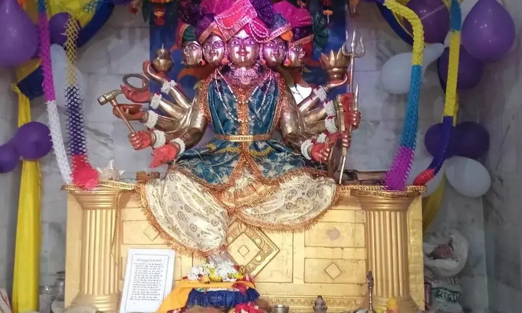गुनौर में धूमधाम से मनाई गई भगवान विश्वकर्मा जी की जयंती, निकाली गई शोभायात्रा