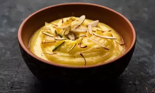 गणेश उत्सव के मौके पर बप्पा को लगाएं श्रीखंड का भोग, इस आसान रेसिपी से