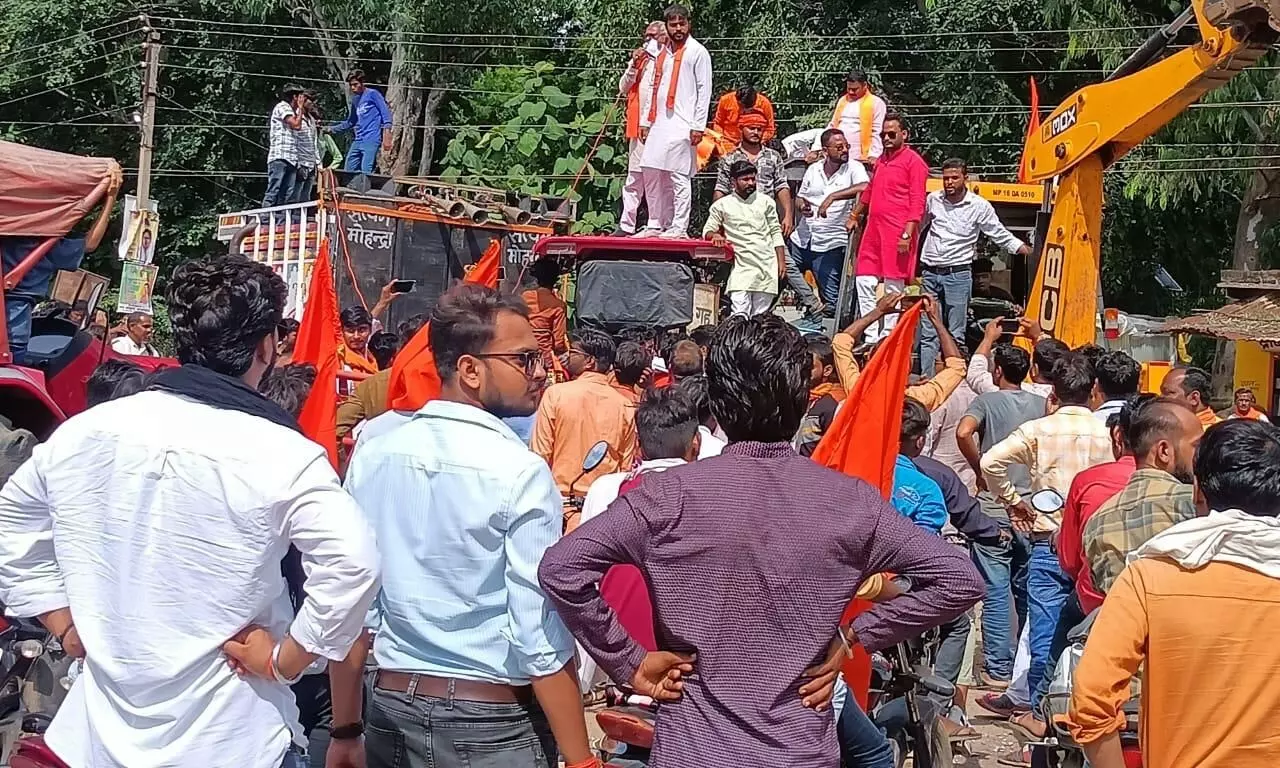बजरंग दल शौर्य यात्रा का जिले में प्रवेश करने पर हुआ स्वागत बजरंग दल शौर्य यात्रा का जिले में प्रवेश करने पर हुआ स्वागत
