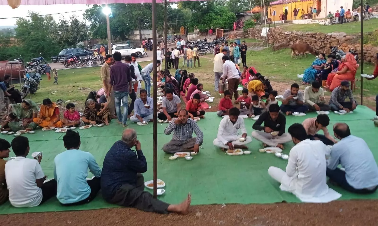 पन्ना स्थित विश्वकर्मा मंदिर में सम्पन्न हुआ भगवान विश्वकर्मा जी का पूजन पन्ना स्थित विश्वकर्मा मंदिर में सम्पन्न हुआ भगवान विश्वकर्मा जी का पूजन