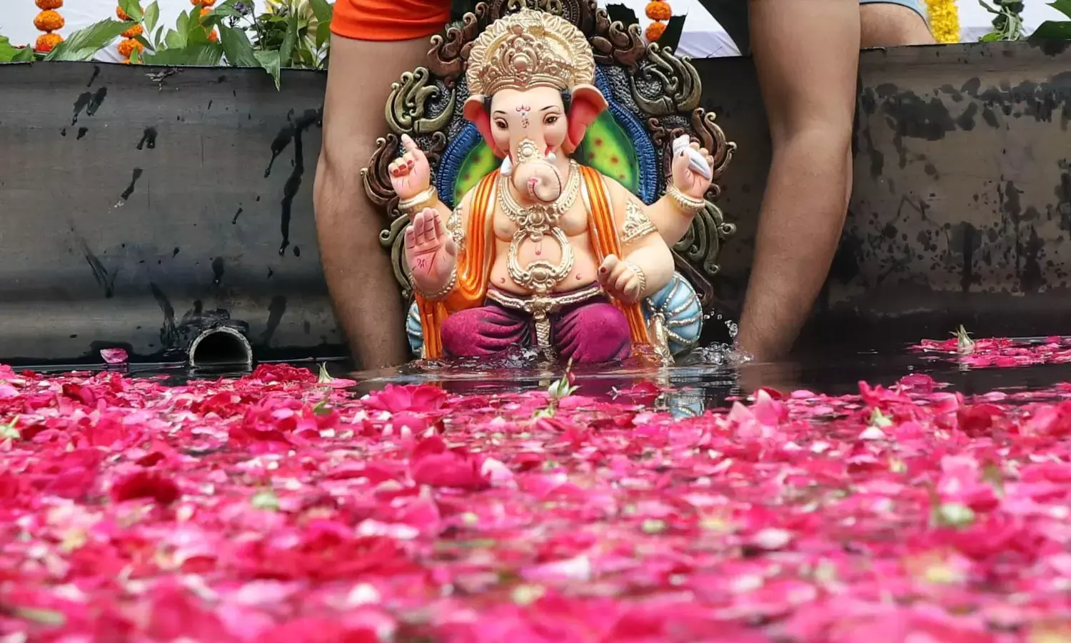 डेढ़ दिन के गणपति का विसर्जन, शाम 6 बजे तक 6960 प्रतिमाएं विसर्जित