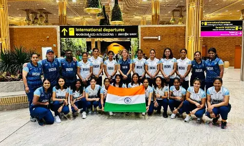 एशियाई खेलों के लिए भारतीय महिला हॉकी टीम हांगझाऊ रवाना एशियाई खेलों के लिए भारतीय महिला हॉकी टीम हांगझाऊ रवाना