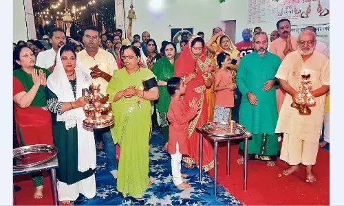 गूँज रहे गजानन के गीत, हर तरफ जयघोष गूँज रहे गजानन के गीत, हर तरफ जयघोष